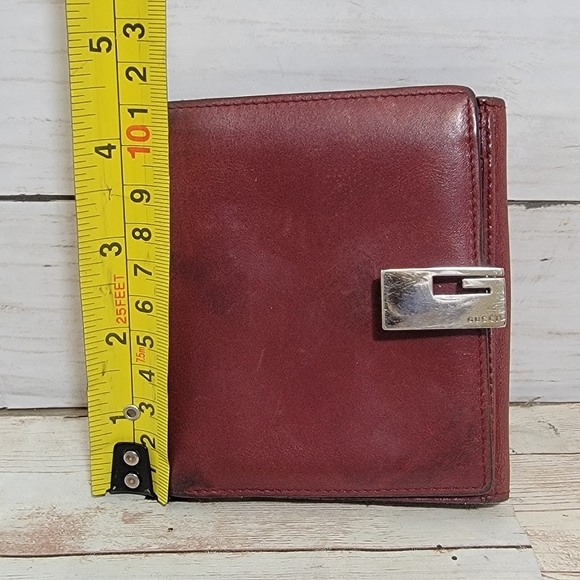 GUCCI vintage G Clip Bifold Wallet Wine Red Leather - Picture 10 of 15
